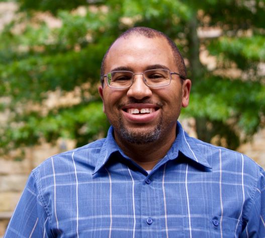 I'm Deon Miles, @univofthesouth professor. My research is in nanoparticles, most recently with carbon dots. My favorite technique is mass spec, even though I'm a trained electrochemist (@uncchemistry) #BlackInChem #BlackInAnalytical