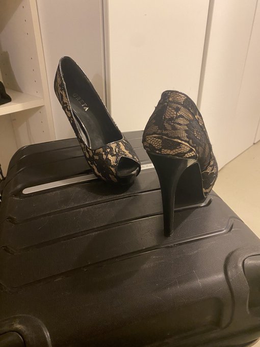 I have too much shoes 👠 so I want to sell them 😍😉👠 #fetish #shoes #feet #porn #hvh #sell https://t.c<a href="/tag/shoes"class="tags"><span>#shoes</span></a><a href="/tag/porn"class="tags"><span>#porn</span></a><a href="/tag/feet"class="tags"><span>#feet</span></a><a href="/tag/fetish"class="tags"><span>#fetish</span></a><a href="/tag/sell"class="tags"><span>#sell</span></a><a href="/tag/hvh"class="tags"><span>#hvh</span></a>