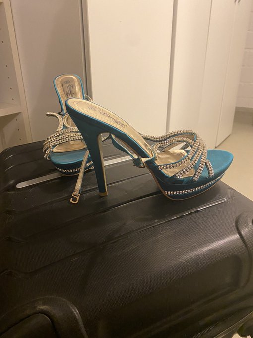 I have too much shoes 👠 so I want to sell them 😍😉👠 #fetish #shoes #feet #porn #hvh #sell https://t.c<a href="/tag/shoes"class="tags"><span>#shoes</span></a><a href="/tag/porn"class="tags"><span>#porn</span></a><a href="/tag/feet"class="tags"><span>#feet</span></a><a href="/tag/fetish"class="tags"><span>#fetish</span></a><a href="/tag/sell"class="tags"><span>#sell</span></a><a href="/tag/hvh"class="tags"><span>#hvh</span></a>