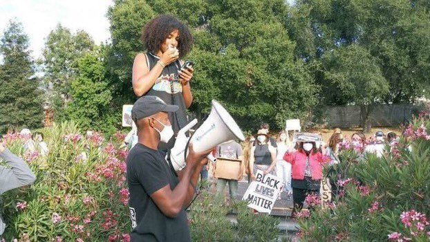 G0TTLUX's tweet photo. #FREETIANNA 
a black woman named TIANA ARATA is about to be in prison for 15 years because she held an peaceful protest.

A BLACK WOMAN IS GOING TO PRISON FOR 15 YEARS FOR HOLDING AN PEACEFUL PROTEST

Fuck the land of the freedom! This is racism! This is corruption!

RT THIS https://t.co/bDtIgEZGSK
