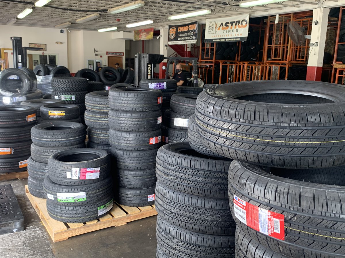 tiregroup's tweet photo. #MondayMornings at #TGI look a little like this. Getting your tires ready for the afternoon delivery run 🚚😀 #TGI #IfItsATireWeHaveIt
.
.
#TireGroupInternational #CosmoTires #AstroTires #TGIFamily #TireWholesaler #TireDistribution #TGITeam #TireFamily #TheWinningTeam https://t.co/JuqrwqUEhm