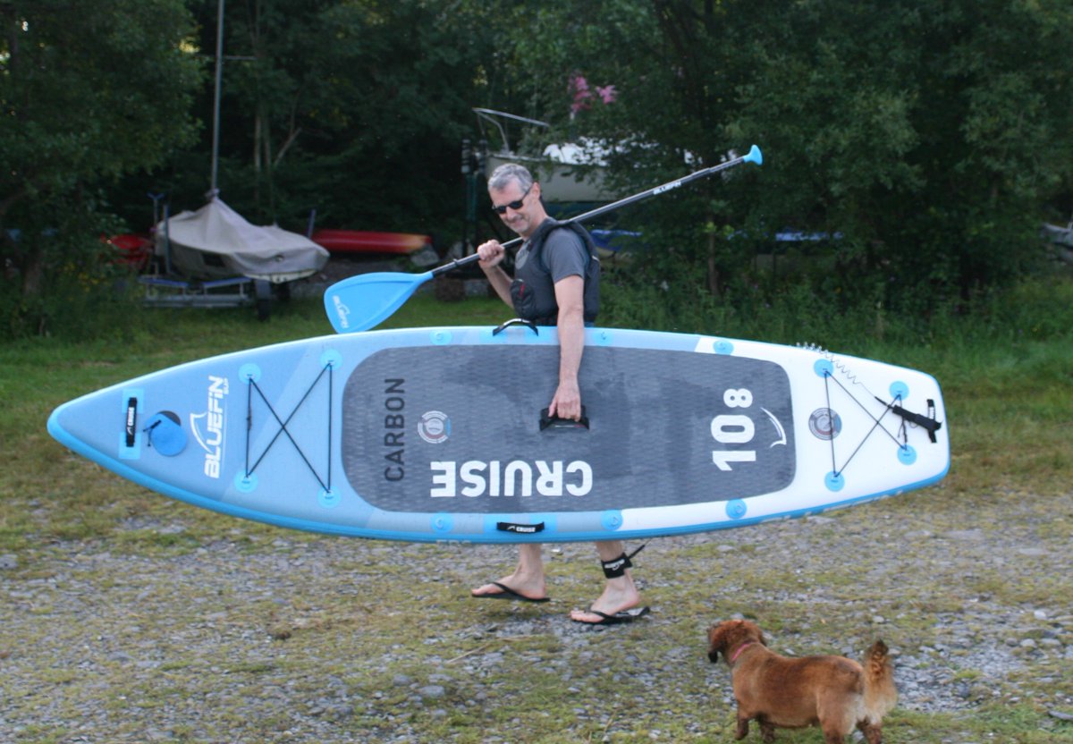 Rob__Graham's tweet image. Mayli the dachshund came over from China several years ago, although not just to watch me enjoying myself on Bala Lake yet again.

#paddleboarding #bala #balalake #NorthWales  #theoutdoorlife #thebestlife #freshair #Dachshund #littlelegs #mansbestfriend