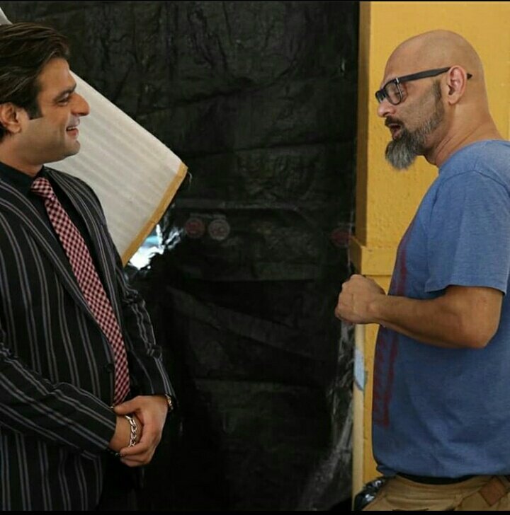 Mmansiggarg1's tweet photo. #KP โจ๐
#KaranPatel ๐ฅ๐
#MrBajaj #RishabhBajaj
#MorningShoot #onsetpic
#BTS
SMILING FACE OF HIM โบ
#KasautiiZindagiiKay #KZK2
#ExpressionKing #Styleicon #DimpleKing #Starperformer #Superstar #Raman #YHM #Kkk10 #KKKmadeinIndia #KaranPatelinKKK @TheKaranPatel https://t.co/BeGVp9Zldf