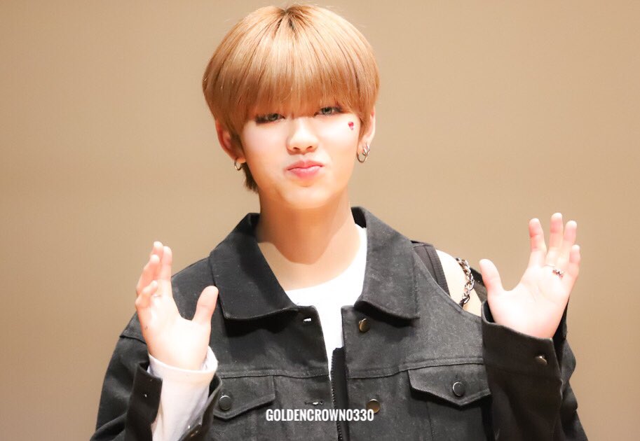 GoldenCrown0330's tweet photo. 191108  【팬사인회】

#정진성 
#jungjinsung 
#원더나인 
#1THE9 https://t.co/eRbQbPH0cr