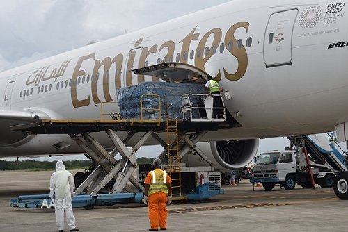#SriLanka Mattala International Airport commences cargo flights, Emirates flight leaves with 28 MT cargo to US and UK bit.ly/3a9Xnp9