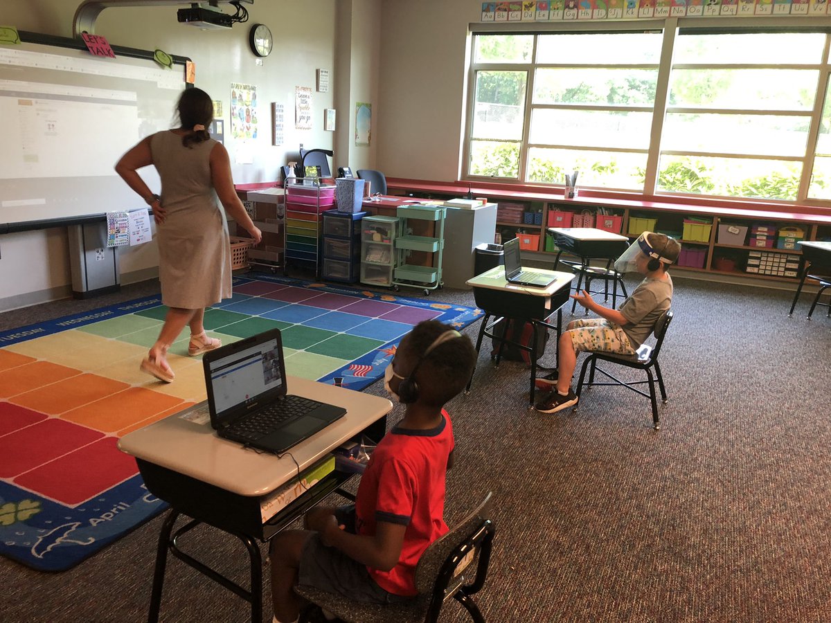 FCPS_Poquette's tweet photo. NFES students engaged in learning activities at the park and at school!  Our amazing teachers are all in!  #NFESCommits  #BetterTogether #nfesSTRONG https://t.co/yUndPLYTP8