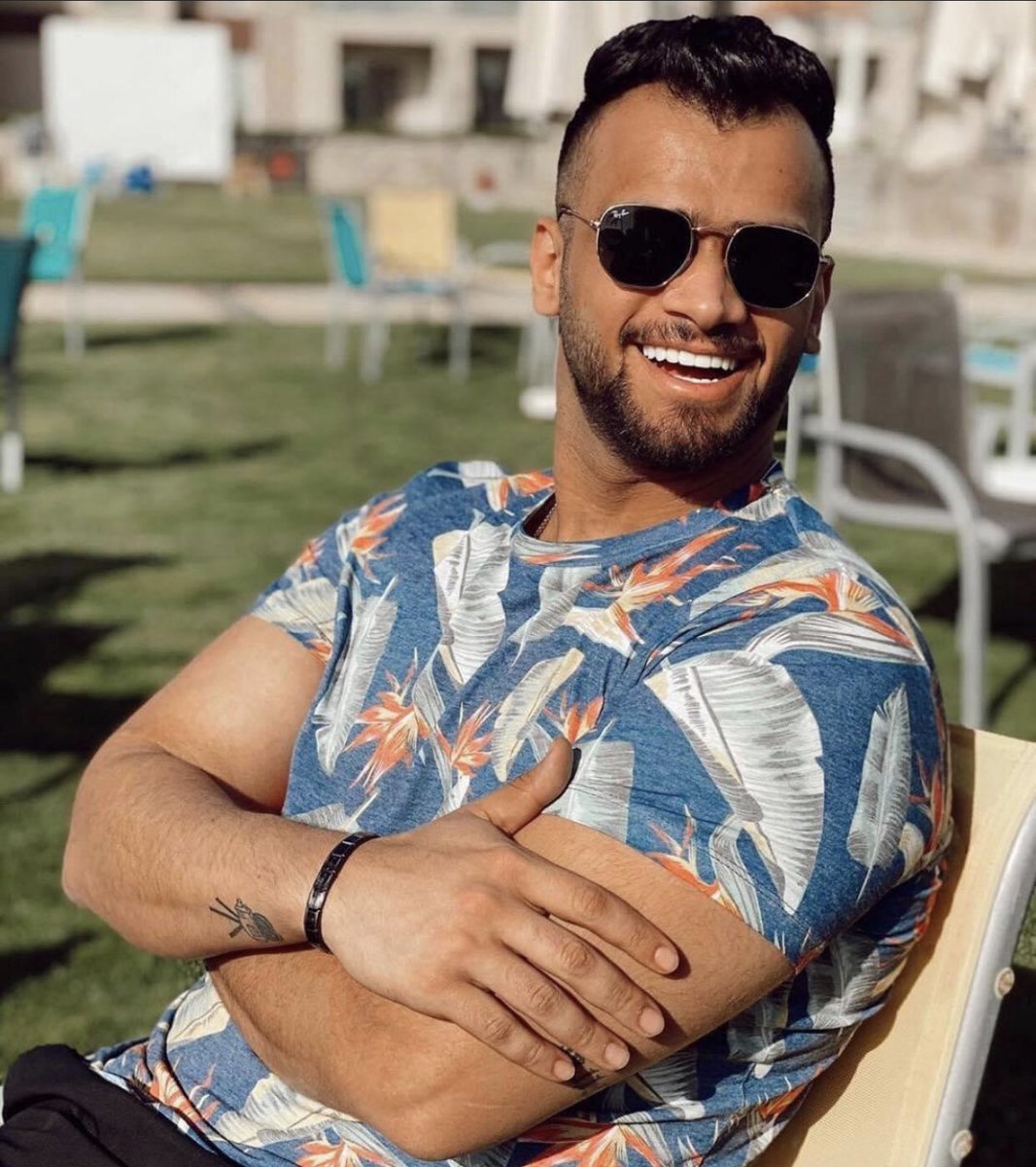 مصطفي حفناوي في زمة الله ادعلوة بالرحمة فضلا 💔💔