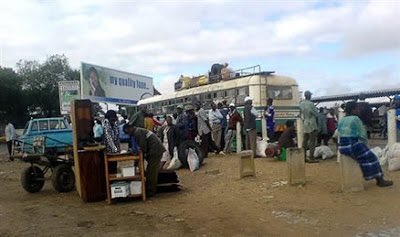 Peak selling period was 1-4pm when the buses came in thick and fast usually led by Munenzva 14 driven by “Fox” who had the reputation of being the fastest driver plying the Kadoma-Sanyati-Gokwe route. Tauya, however, was arguably the most popular Bus Servive, Zupco the slowest