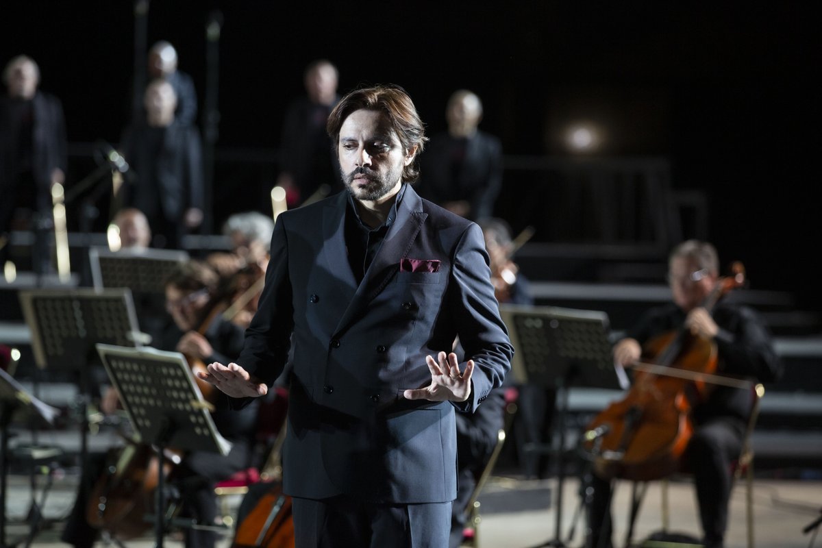 OperaRoma's tweet photo. Ancora due recite per "Il barbiere di Siviglia" in forma di concerto al Circo Massimo, martedì 11 e giovedì 13 agosto. Con #MiriamAlbano #GiorgioMisseri e #DavideLuciano. Sul podio dell'Orchestra dell'Opera di Roma #StefanoMontanari.
#OperaCircoMassimo #operaroma #romarama https://t.co/9j5mZPcI9Z