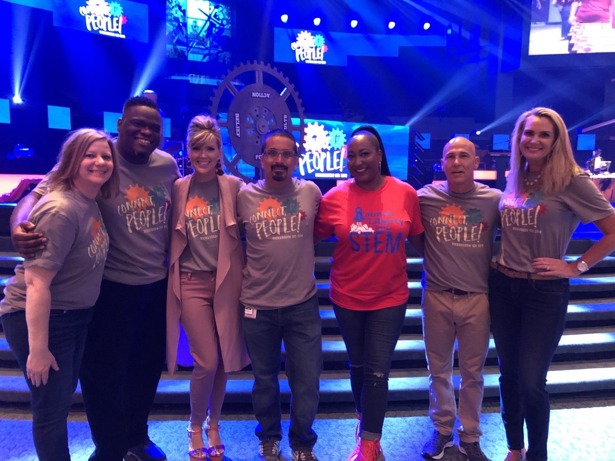 risdace's tweet photo. #convocation19-20 #risdwevegotthis do looking forward to the new year! #support https://t.co/exMHHsHuUF