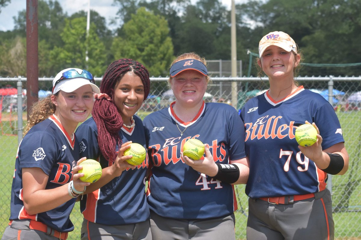 bullets_nc's tweet photo. So proud of our ladies for a great weekend. 5-0 with 5 Bombs, only gave up 4 earned runs in 22 innings and teammates picking each other up = Champs! Thanks @EastCobbBullets #bombsaway #gobullets https://t.co/y99MIJawNW