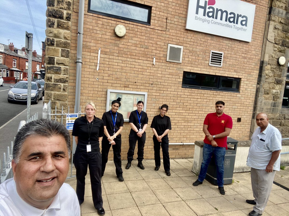 asgharlab's tweet photo. Absolutely delighted to meet @WYPositiveActn team @HamaraCentre while keeping #SocialDistancing PC Degree Apprenticeship Recruitment  event &amp; for further information please go @WestYorksPolice.  Big thank you PC Aliya Hussein, PC Recheal Hides, Pc Fifi Patel #BAME #postiveAction https://t.co/qPMeAatsYU