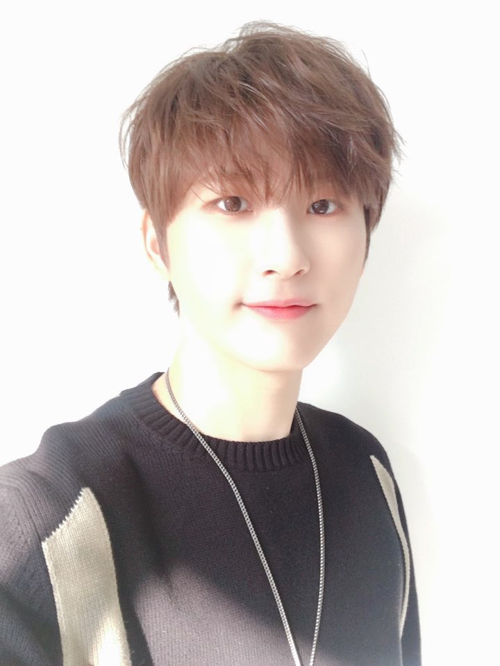 러비티 보고 싶어요 😭

#풋풋 #그때그룹 #러비티 #보고싶다 #우빈