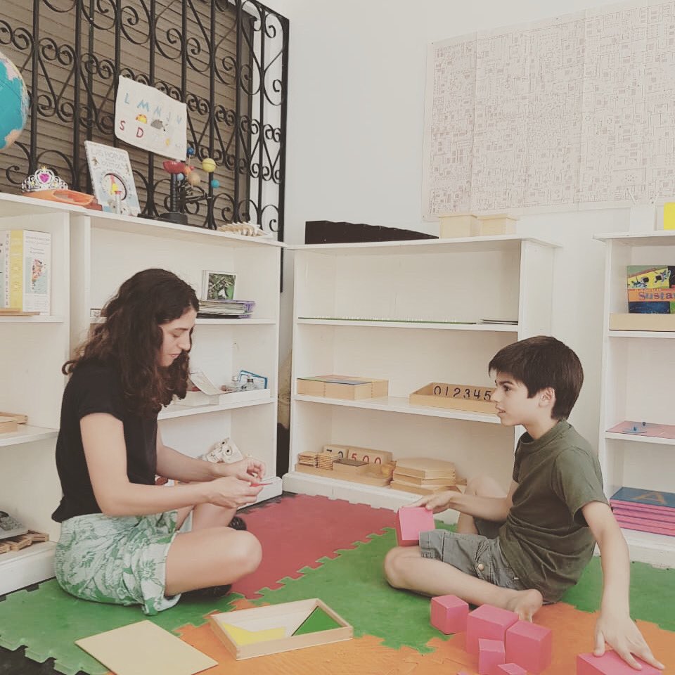 BulitDolores's tweet photo. “Desde que desescolarizamos a nuestro hijo sentimos que salimos de la matrix; es un sentimiento liberador".
Testimonio de una familia que educa sin escuela y en un proyecto colectivo de aprendizaje autodirigido. En el Gran Buenos Aires, Argentina. Hoy en https://t.co/iH9Sc6GLEm https://t.co/O9csygPXVB