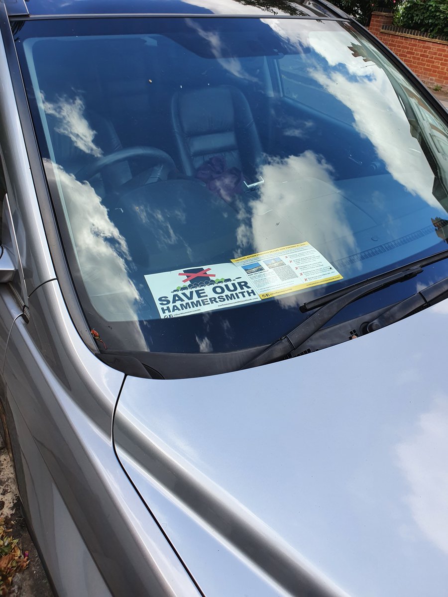 LadyLisaHryn's tweet photo. Hi @OurHammersmith more signs around #lbhf supporting #LBHFTRA opposition to #Dominvs #Megahotel in #conservationarea #cycleLane #pollution @MayorofLondon JulesPipe #LBHFTraffic https://t.co/F2mQXaxAuO
