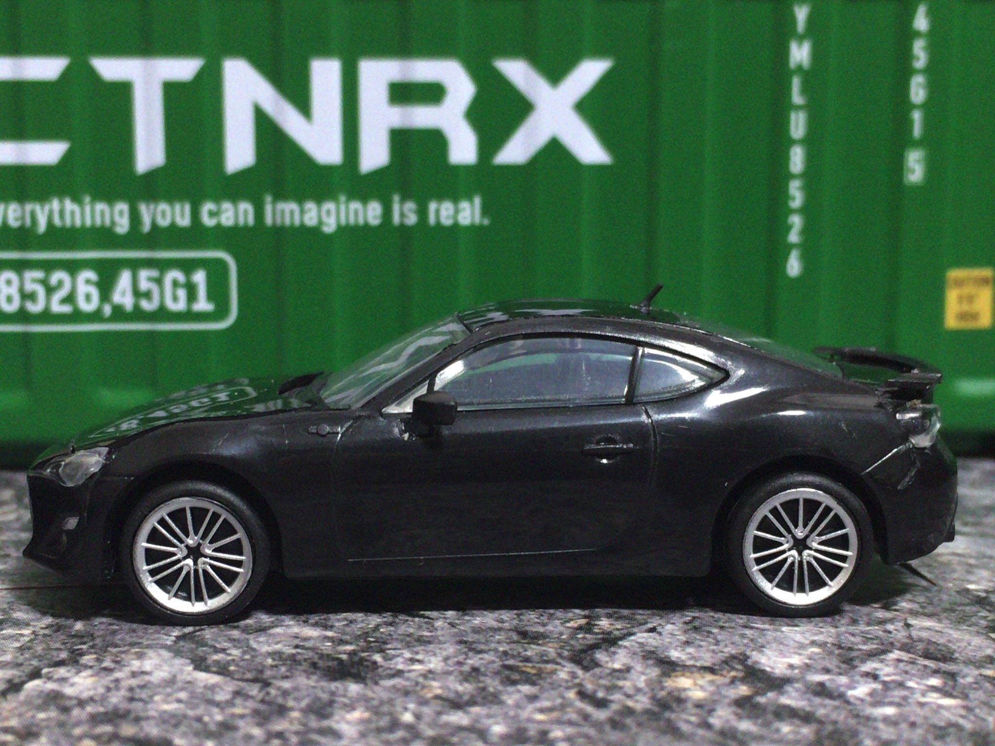 Taichoがきた もう大丈夫 第1405回目 Toyota 86 Zn6 Platz ガチャの1 64ミニカー Ae86とzn6の2車両で各3色展開 ギミックはボンネット開閉 カラーは黒 赤 青の3種 ボディは塗装では無く成形色です ゴムタイヤは嬉しい仕様 ドアミラー