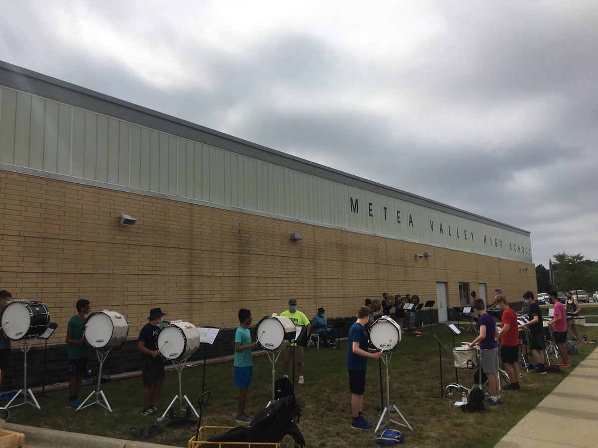 MeteaMusic's tweet photo. Marching Mustangs DRUMLINE rockin it this morning! @MVHSMarching @MeteaAmp @meteavalley @MVPrincipal1 https://t.co/90g3rwHELV