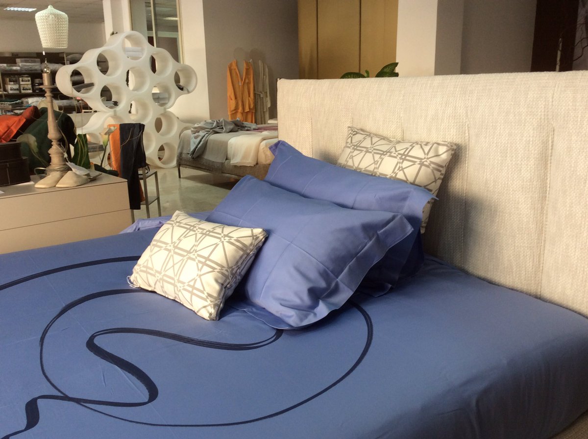 flruocco's tweet photo. La nuova collezione Flou tra l’azzurro del mare e del cielo
@Flouspa @flruocco @vallodellalucania https://t.co/bYVtfHIBEh