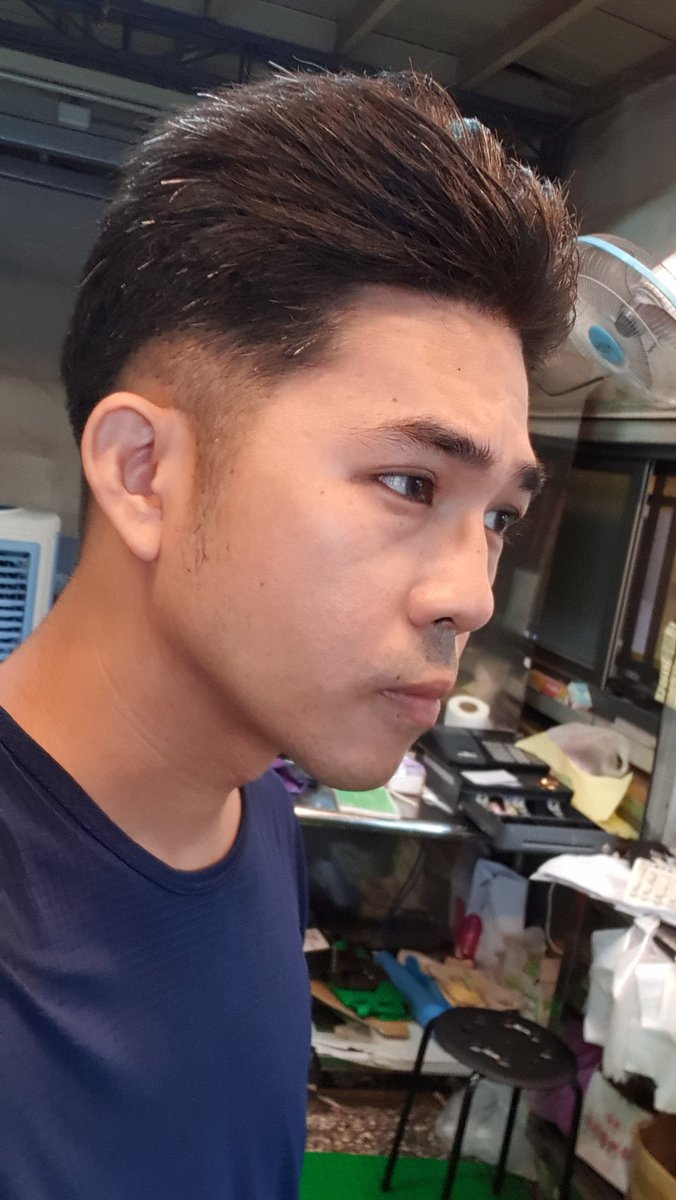 BingoSimon's tweet photo. 新髮型，多一分滄桑，像極了愛情 https://t.co/DYmcMA96LA