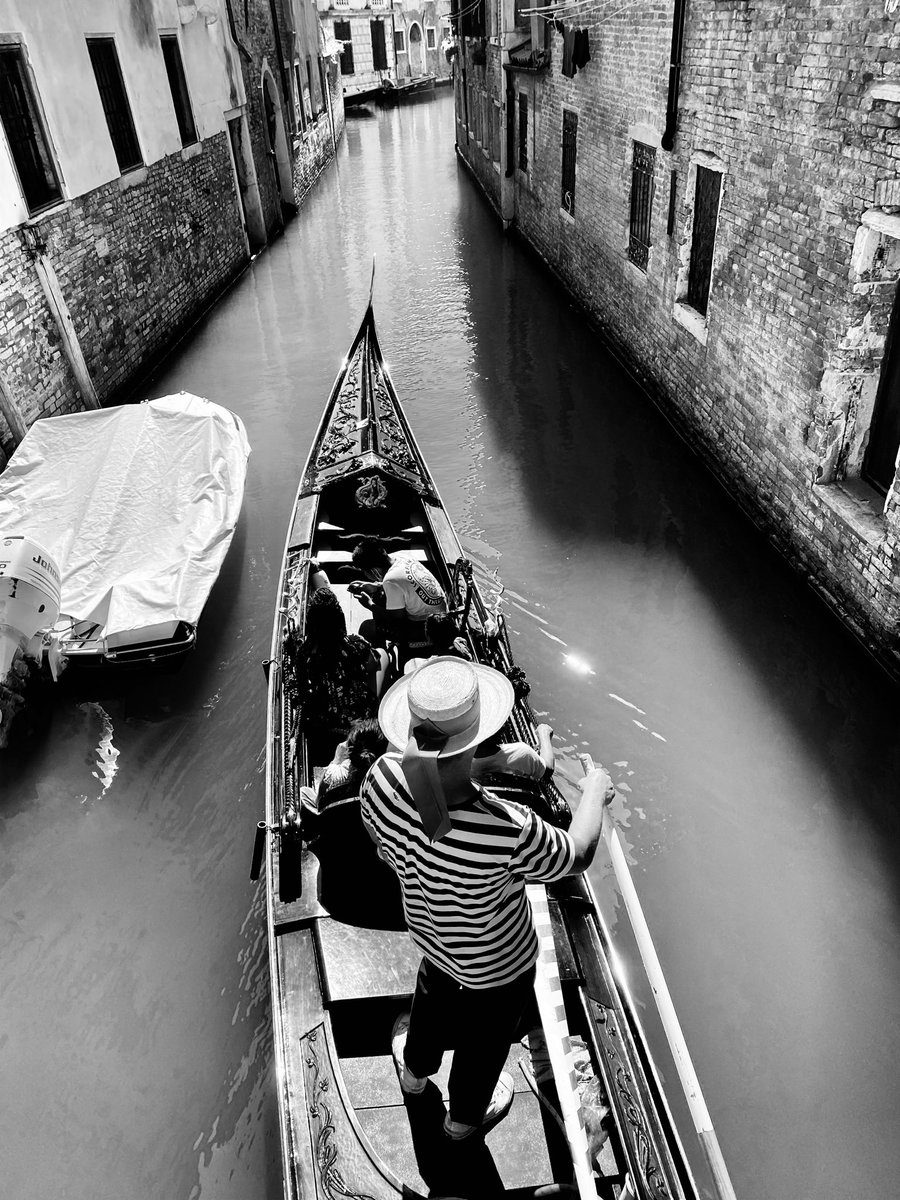 As per recommendation, in black and white ⁦<a href="/Snapperlen/">Len Copland</a>⁩ #Venice 

⁦<a href="/angelsag2927/">Angels Alcaide</a>⁩ ⁦<a href="/A_fleur2Grasse/">Anne Melquiond</a>⁩ ⁦<a href="/chardonniere/">Anna 🐀</a>⁩ ⁦@dominikgehl⁩ ⁦@JerryLGentry⁩ ⁦<a href="/The_Blck_Sheep/">The Black Sheep</a>⁩