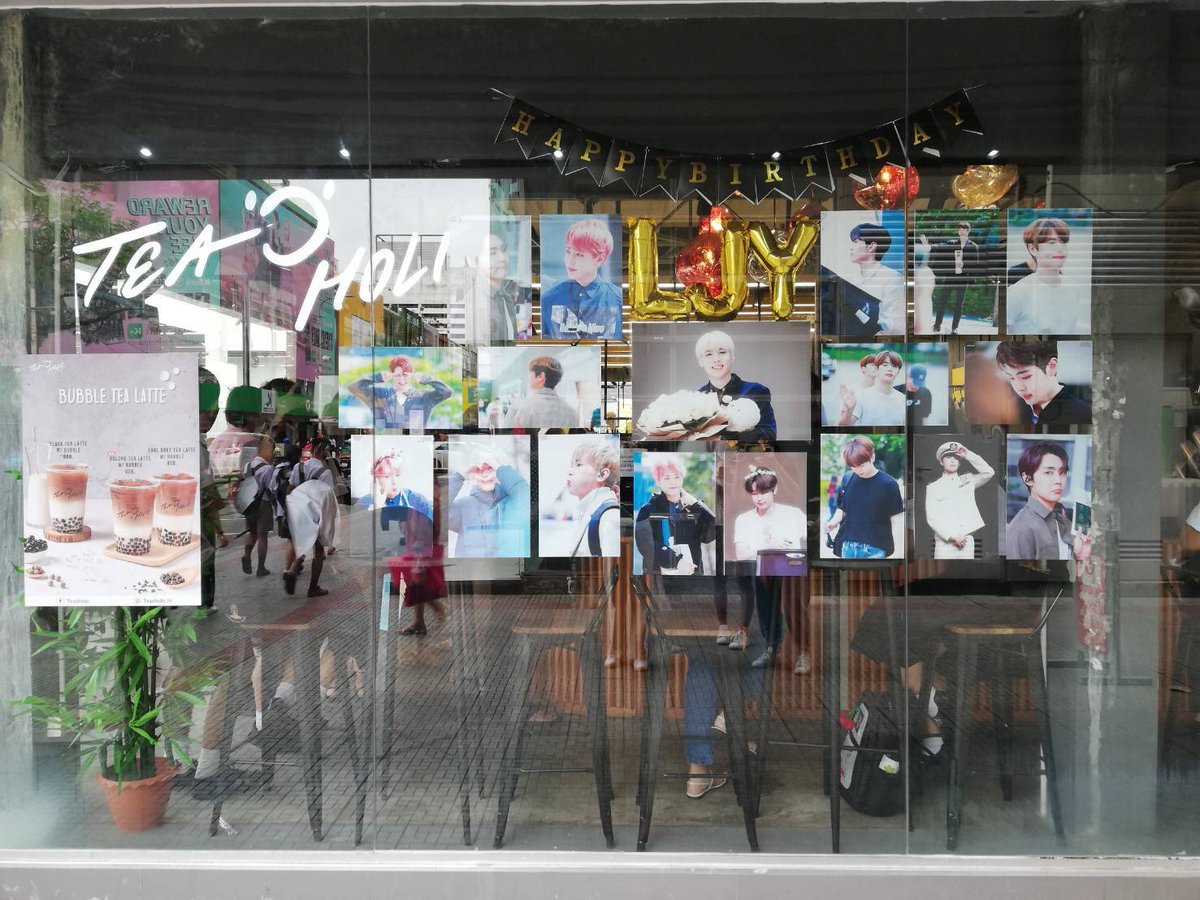 TeamJY0809's tweet photo. 🎉🐣𝑱𝑨𝑬𝒀𝑶𝑶𝑵 𝑩𝑰𝑹𝑻𝑯𝑫𝑨𝒀​ 𝑷𝑹𝑶𝑱𝑬𝑪𝑻 𝑻𝑯 🐣

✨🎂 CAFE EVENT 🐥

พรุ่งนี้เป็นวันสุดท้ายของคาเฟ่แล้วนะคะพันทาจี ใครสะดวกแวะไปถ่ายรูปกับพี่แจยุนกันได้น้า ประมาณ 11:30 - 14.00 น. ที่ Tea ’O’ Holic สยามสแควร์ ซอย 2 💕

#0809imhereforyoon
#HAPPYJAEYOONDAY
#JAEYOON #SF9 https://t.co/8hFjxZffXN