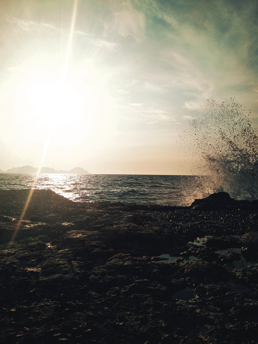 gelpi_'s tweet photo. And the sun goes down I walk into the waves https://t.co/GpdOhOpxSf