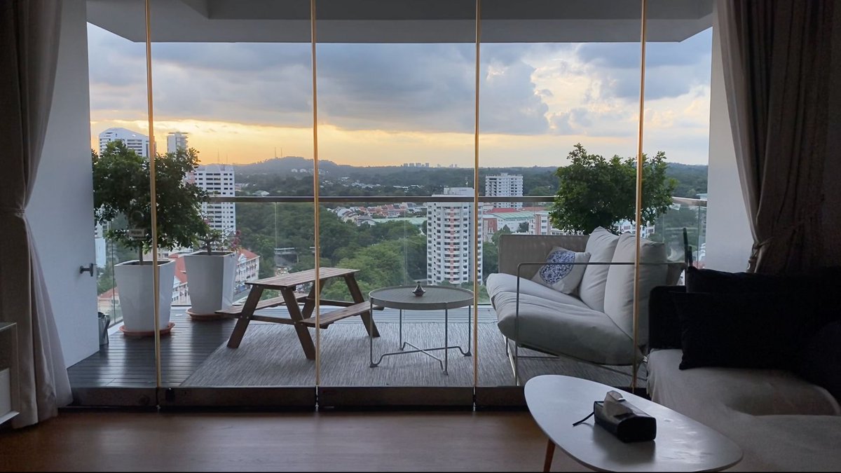 Folk_Research's tweet photo. WFH's got you tired of looking at the same old view? We’ve loved seeing fresh and interesting ideas pop up to help us brighten up our everyday. 

Here's Window Swap, which allows you to look out windows all over the world without moving from your desk: https://t.co/c6jv5MjJo7 https://t.co/Enk4Mr1GJs
