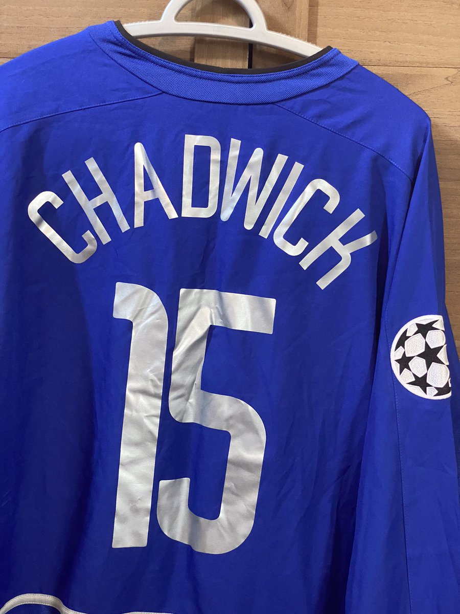 SHIRT GIVEAWAY😍

It’s a cracker for any <a href="/ManUtd/">Manchester United</a> fans, match worn champions league shirt against Olympiacos from 2002-03 season. Came on for Becks 2-0 up and coasting 10 mins later was 2-2😬luckily Scholesy got us out the💩 Retweet,follow and follow <a href="/FballFunFactory/">Football Fun Factory®</a>!