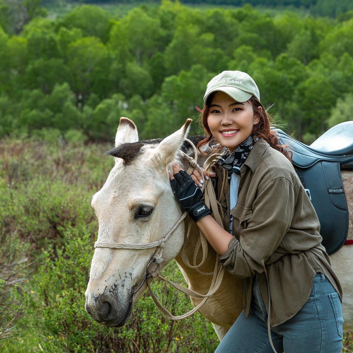 Морьтой зургаар дагнадаг ёомм билүү 😋