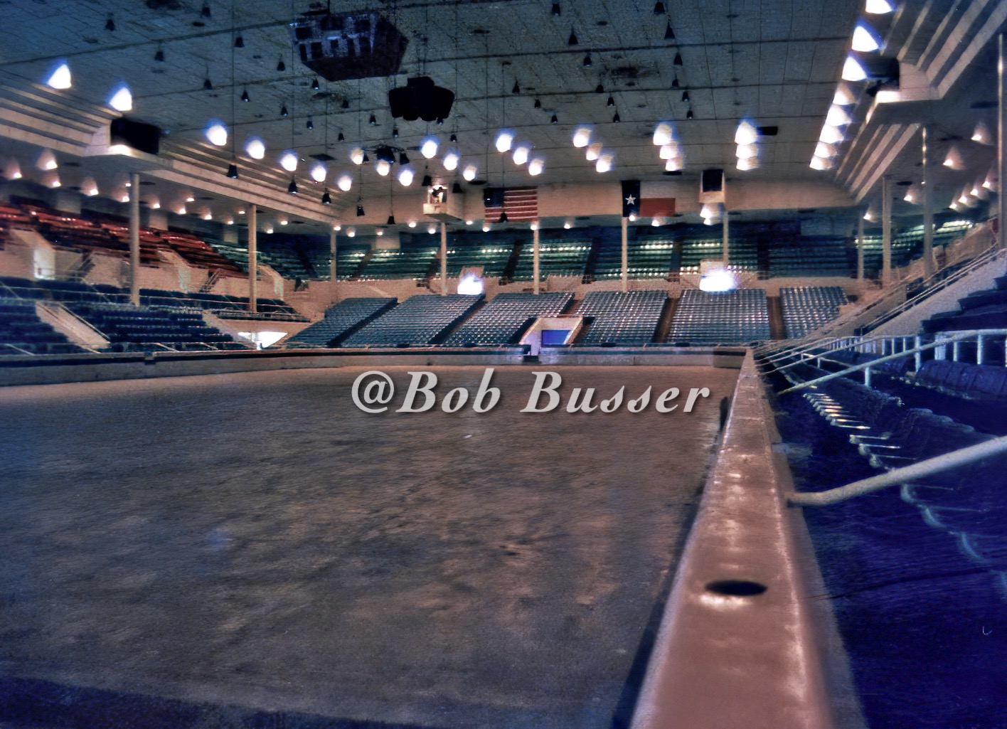 Bob Busser a X: The long gone St. Louis Arena. Blues, ABA Spirits and NBA  Hawks all played here (Hawks part time). MORE here   @NBA @Hoophall @NBATV @ESPNNBA @ATLHawks @StLouisBlues @NHL @