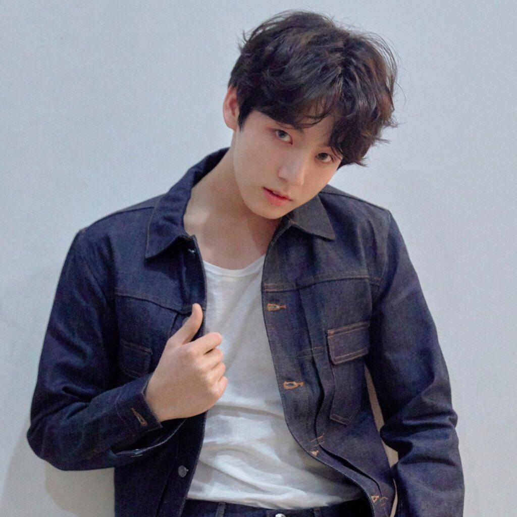 urikookoo's tweet photo. 2018 jjk                            2020 jjk https://t.co/WjXfAON9Vi
