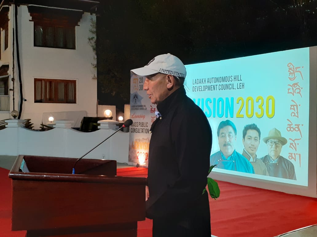 Liveable_Leh's tweet photo. #lehvision2030 
Prof. Dr Lobzang Tsering sharing his thoughts on visualising Leh as a happy and compassionate town
#bordasa 
#ledeg 
#lahdcleh https://t.co/4I2T3IkgzS