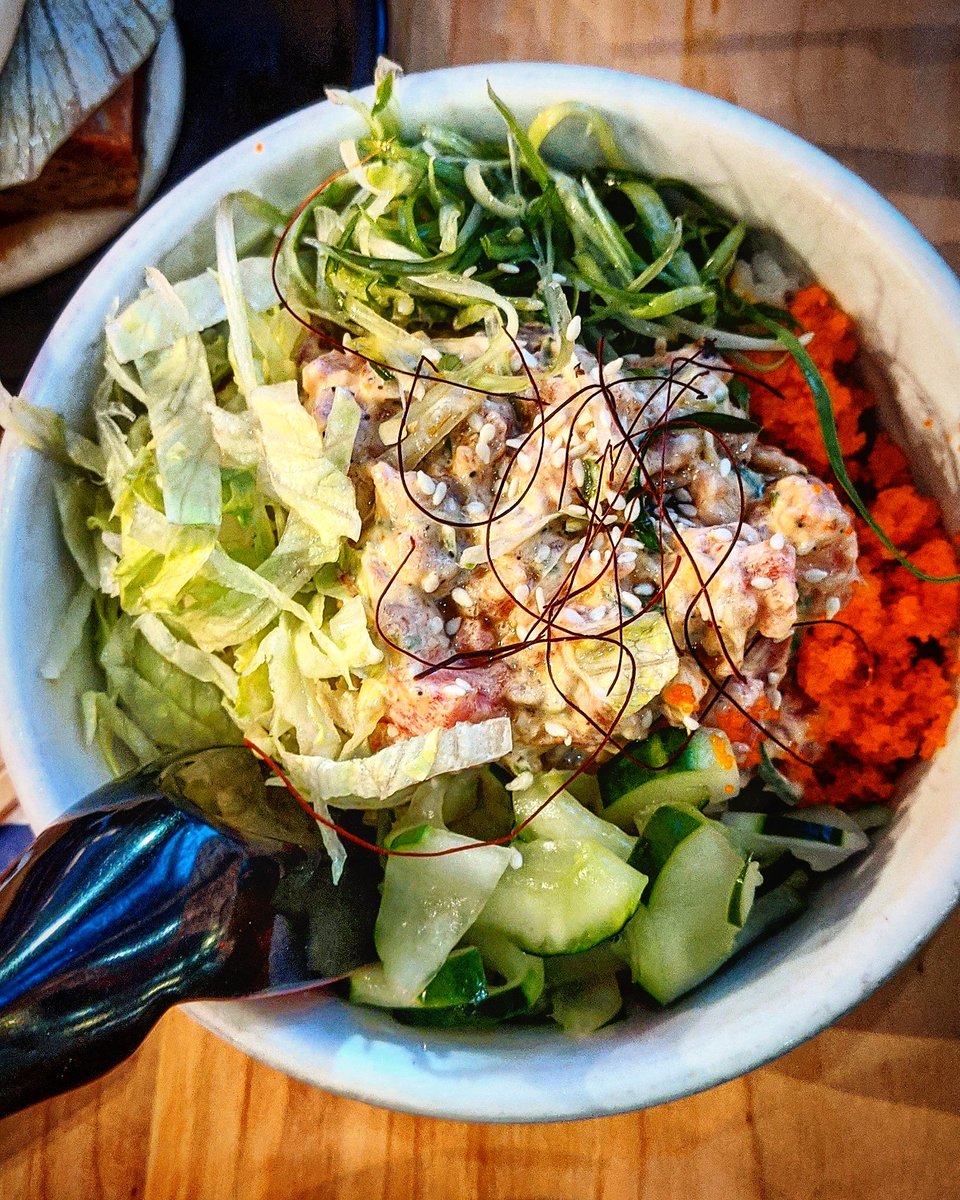 MagicInAMeal's tweet photo. Spicy Tuna Don at Totto Ramen, Assembly Square
..
This dish has chopped tuna whipped with spicy mayo spread over steamed rice that is then topped with fresh cucumber, masago, lettuce &amp; scallion. The spicy tuna tastes wonderful with the subtle rice! ♥️
#BostonMA #BostonFoodBlogger https://t.co/lC0q3vxQYW