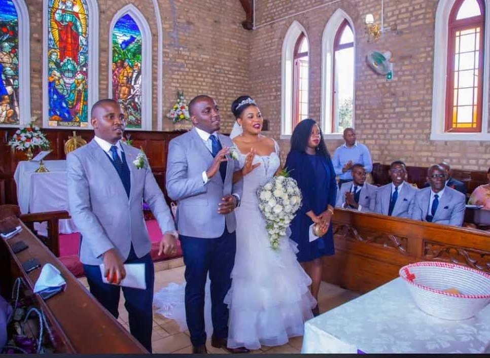 SWC_2020's tweet photo. Your wedding is in good hands with a #tailoredsuit #stylish @#Smartwearcollection
For more info
WhatsApp/call +256773733635
Follow this link to view our fine outfits on WhatsApp: https://t.co/IEXGM4dTxS
#Classicsuits #Finesuits #Lifestyle #Style https://t.co/zjBlFj3Sdx