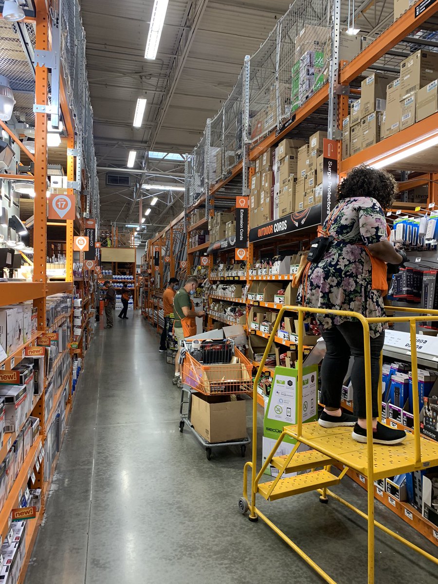akreyna4726's tweet photo. Love love love when the DS team bands together to be in stock with MET support. D27 is looking Fantastic! Great Job Mellissa! Melissa we so appreciate your positivity, engagement and support you give your team. Congrats on your Homer! https://t.co/EaipLDl2gW