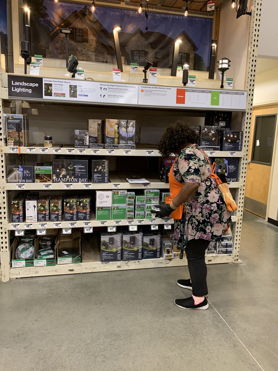 akreyna4726's tweet photo. Love love love when the DS team bands together to be in stock with MET support. D27 is looking Fantastic! Great Job Mellissa! Melissa we so appreciate your positivity, engagement and support you give your team. Congrats on your Homer! https://t.co/EaipLDl2gW