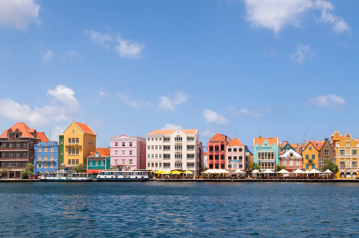 ItsMattGriffith's tweet photo. Curacao has wonderfully colored buildings and is a fun place to visit! #curacao #beautiful #colorful #visit #island https://t.co/1QBaKHIRv1