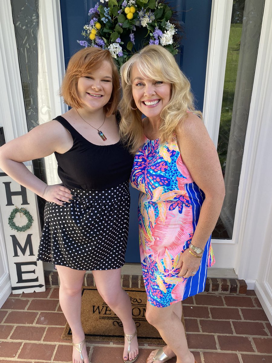 GraceSAndrews's tweet photo. Happy birthday to my mom, @SuzanneParham09! She inspired my love of reading and writing, and SO much more! I can’t imagine what life would be like without her 💜🎉✨ https://t.co/vVqNfuT7ii