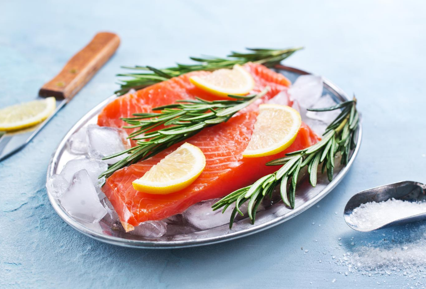 blu_glacier's tweet photo. How you plate your salmon, directly impacts your experience. So whether you’re cooking for yourself or your friends, learning how to plate salmon in a fancy way can make all the difference. For more salmon handling tips click the #linkinbio #salmon https://t.co/IrLkkpyZNW