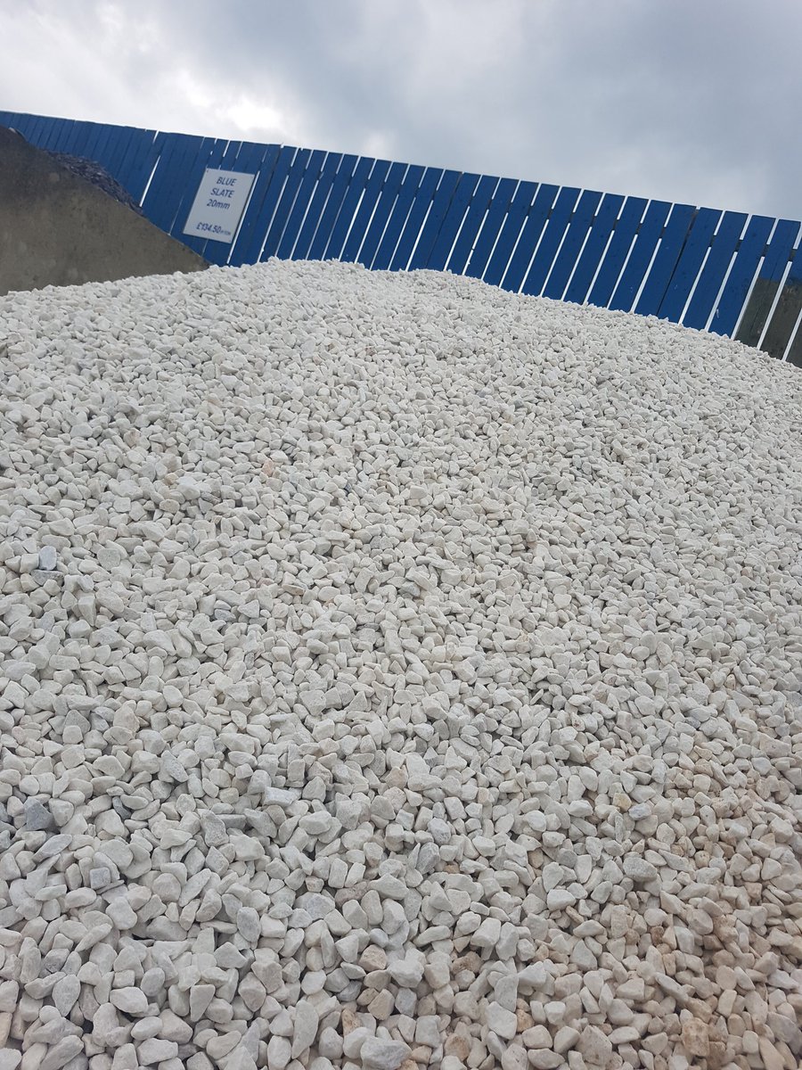 MarkS_At_CED's tweet photo. Fresh 28T load of Polar White 16-20mm just landed today. Sure to catch the eye of many a customer. 10T due to go out tomorrow so come and get it while it's here.  #InspiringBeautifulLandscapes #polarwhite #spanishaggregate https://t.co/KOgBXDUo5w