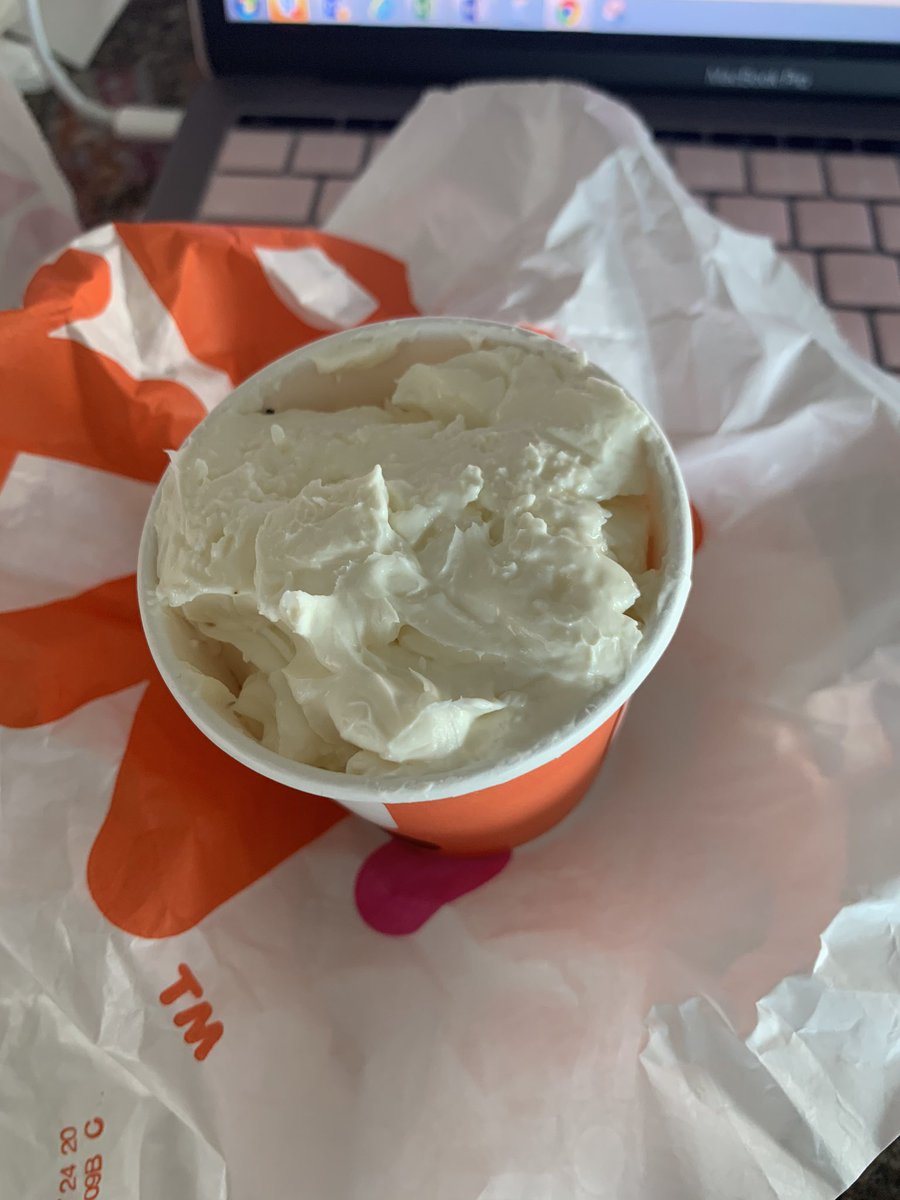 ms_mel21's tweet photo. @dunkindonuts when you ask for cream cheese on the side - this is the creame cheese you get #disgusting https://t.co/tZplzsLc5g