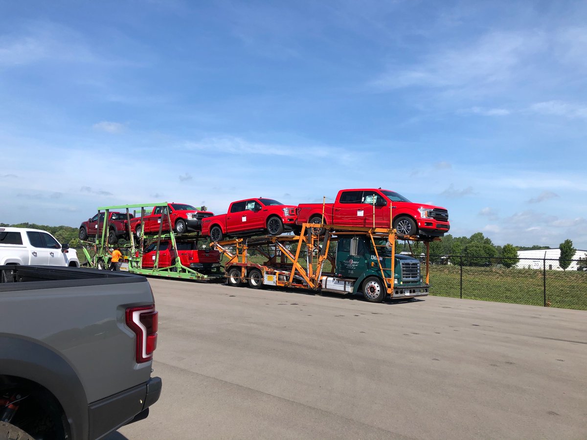 A load of red @ the truck lot #tuscanymotorco