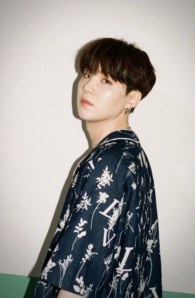 by_PUCO's tweet photo. 지독하게 얽혀라 ㅠㅠ
내내 끈질기게 얽히다 결국 사랑할 듯 https://t.co/odU8FryW4q