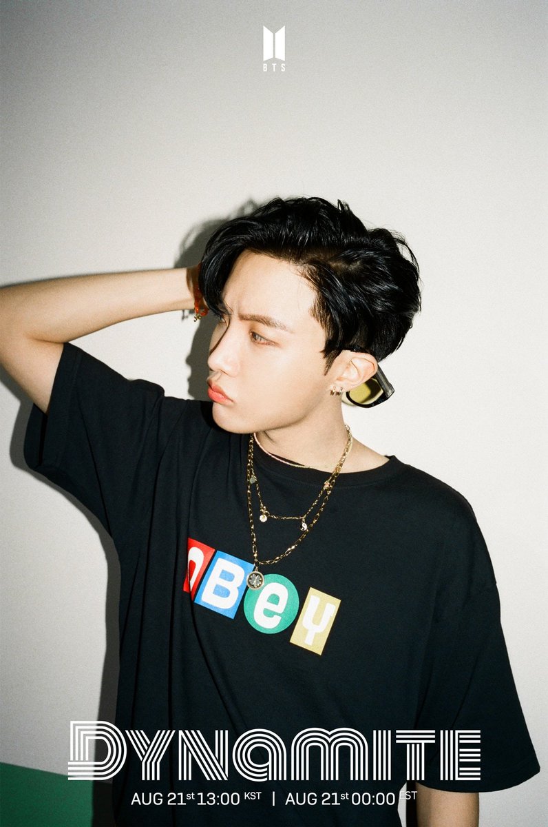 moooniiiiren's tweet photo. Я не могу молчать о ТАКОМ Хосоке🤤🤤🤤 он тут такой HOT DADDY OMG 

#BTS_Dynamite #JHOPE #1stDynamiteTeaser https://t.co/0iWe753sm1