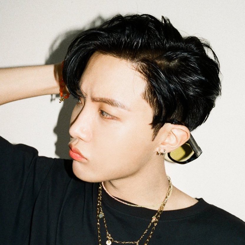 jhopecentric's tweet photo. hoseok with exposed forehead >>>>>> https://t.co/Ym1IeuJUlo