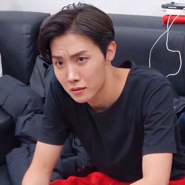 jhopecentric's tweet photo. hoseok with exposed forehead >>>>>> https://t.co/Ym1IeuJUlo