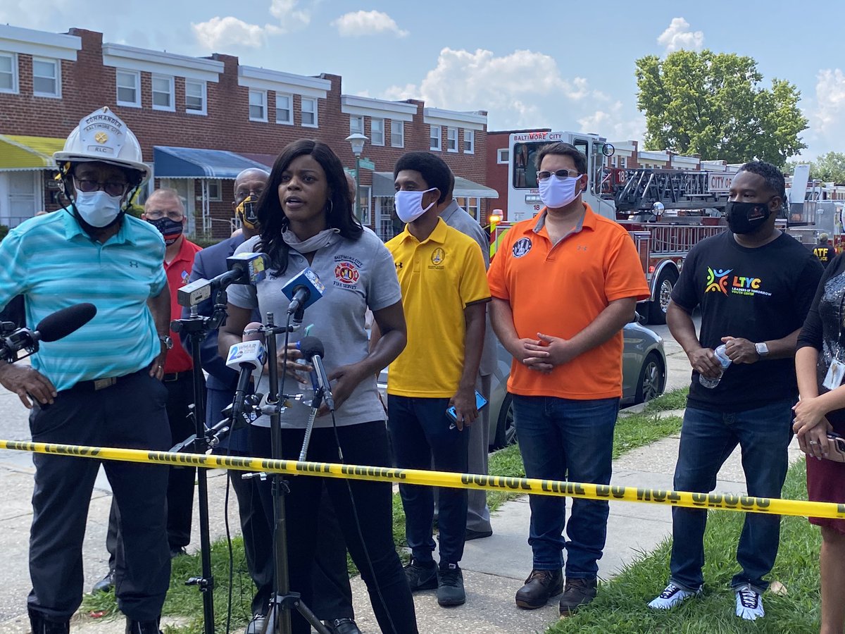 Erin_Mac16's tweet image. BALTIMORE GAS EXPLOSION UPDATE: Four people transported to the hospital so far. Officials say one more may be transported shortly who they’re actively looking for. One person died on scene. @WMAR2News