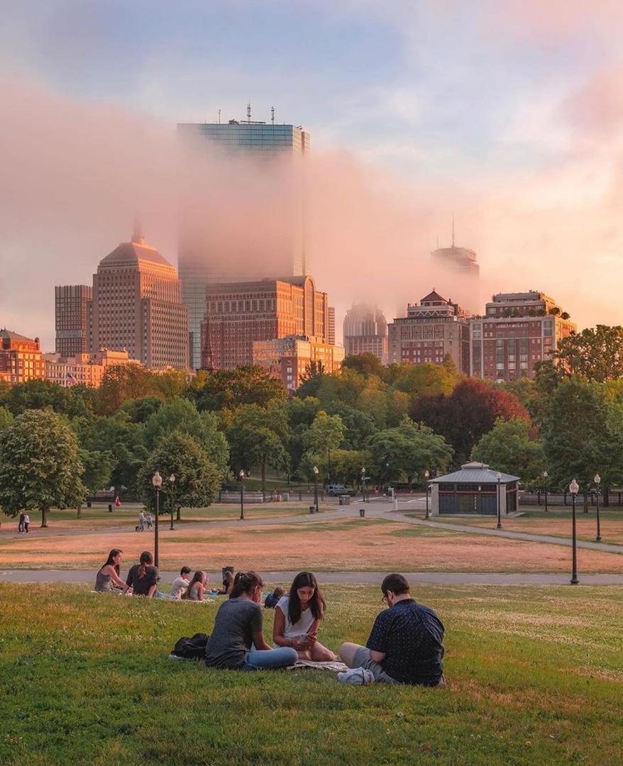 Revere Hotel (@revereboston) on Twitter photo Name a better socially-distanced picnic backdrop. We'll wait. #RevereHotel #BeRevered
Photo by <a href="/jackdaryl/">JackDarylPhotography</a> Name a better socially-distanced picnic backdrop. We'll wait. #RevereHotel #BeRevered
Photo by <a href="/jackdaryl/">JackDarylPhotography</a>