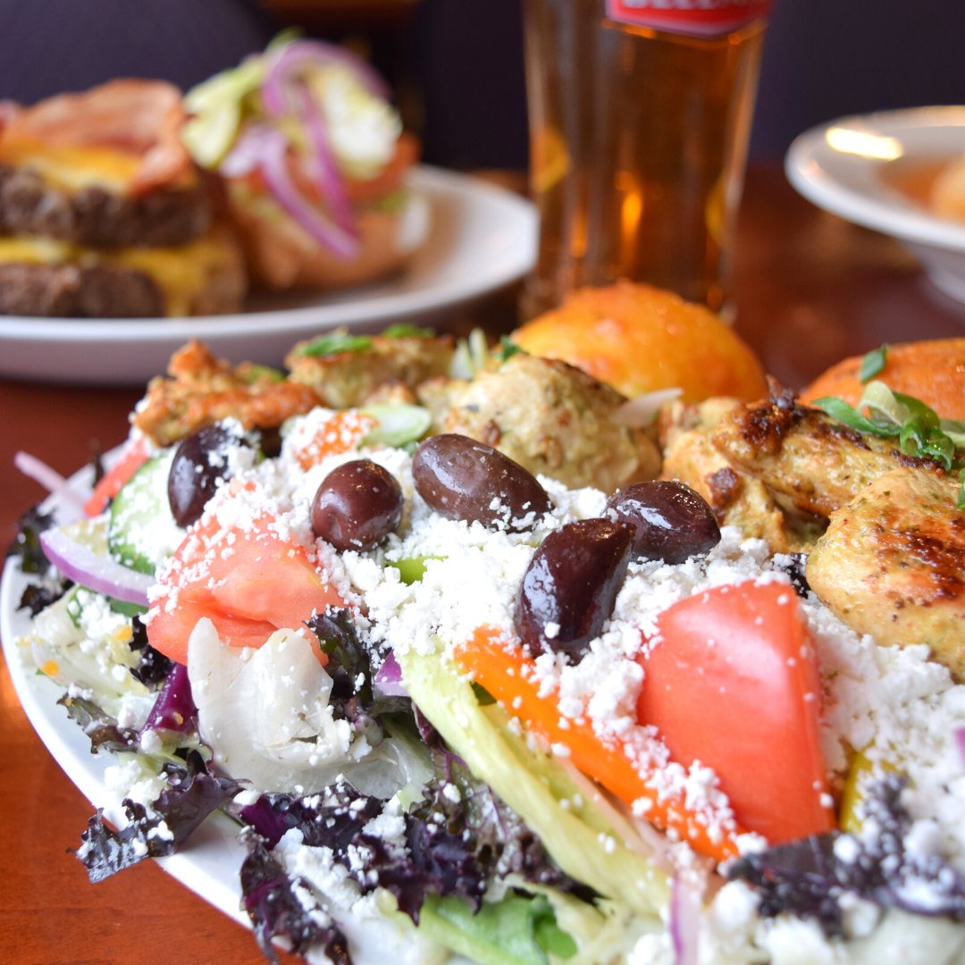 MosFamilyRestaurant tweet media