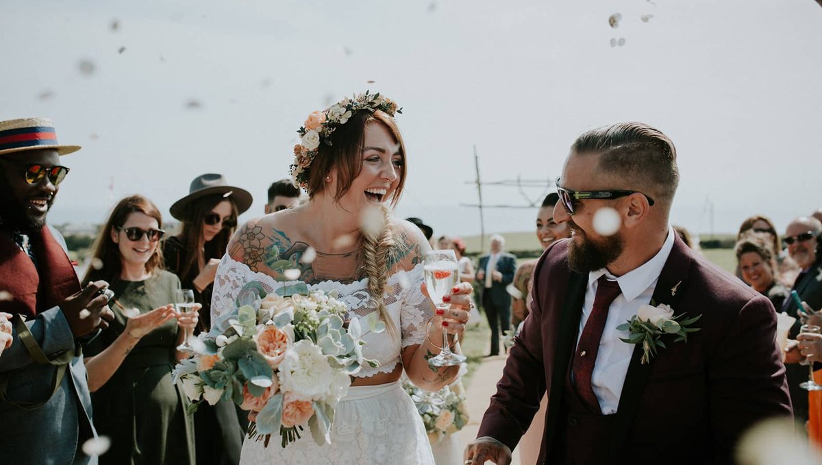 { e e e k ! }⁠
⁠
eeek! engaged, extremely excited!!!⁠
⁠
Share <a href="/eeekweddings/">eeek!</a> with those newly engaged couples in your life who are planning a wedding in Cornwall 

eeek.co.uk/getting-marrie…

Photography @CornishWed

#mondaymotivation #weddingplanning